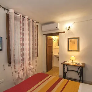 Due Borghi 3 Bed and breakfast